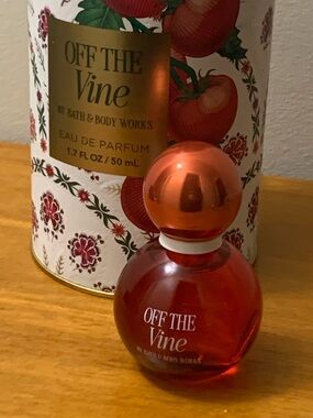Bath & Body Works Off The Vine 1.7 oz Eau De Parfum NEW